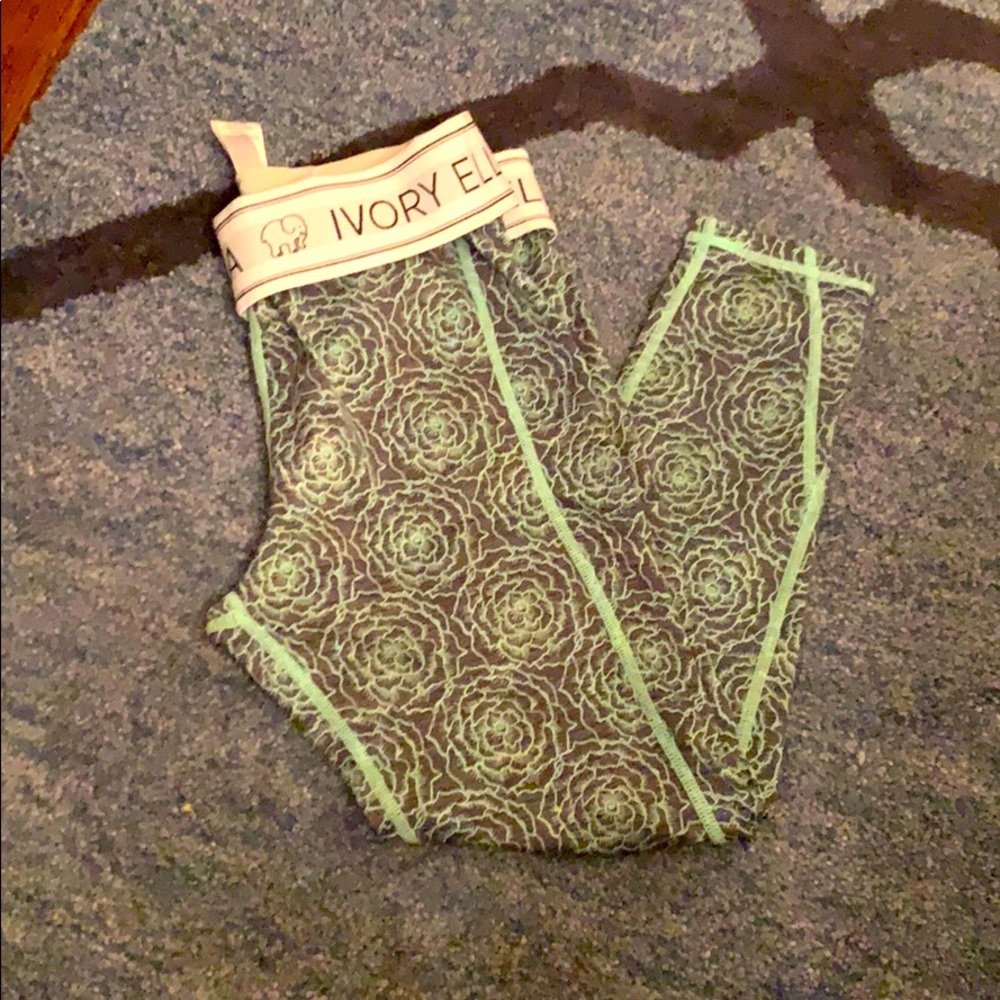 Ivory Ella Capri leggings